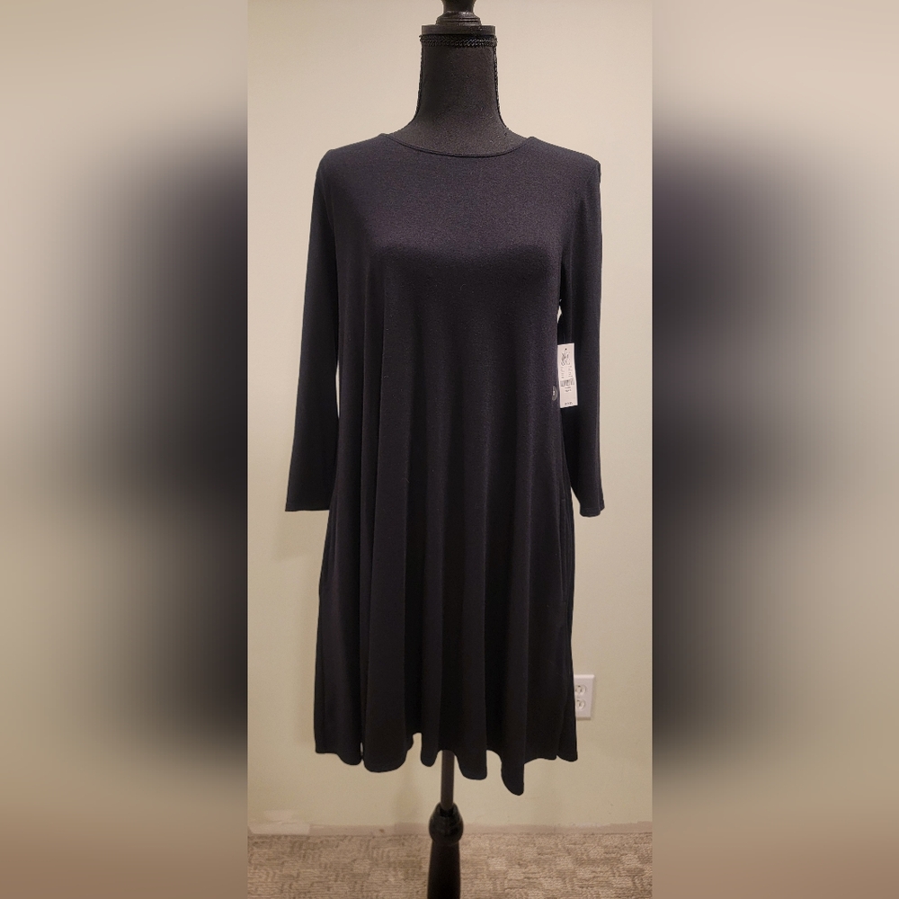 Black Long-Sleeve Dress with Pockets